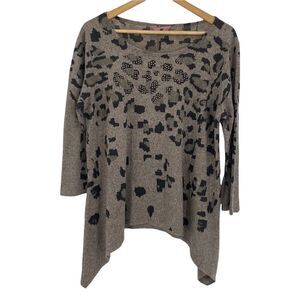 SJS taupe and black leopard print sweater with handkerchief hemline size 1x